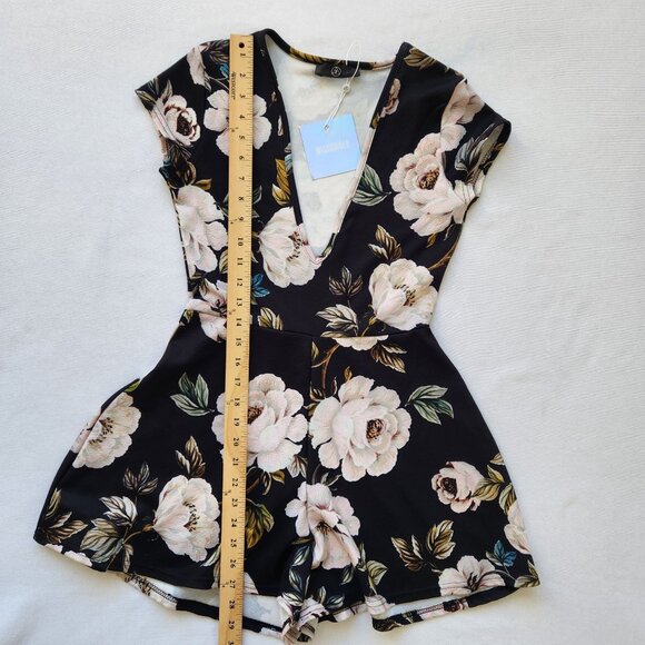 Missguided Cap Sleeve Dark Floral Playsuit Black Summer Romantic Feminine Cute - Picture 13 of 13